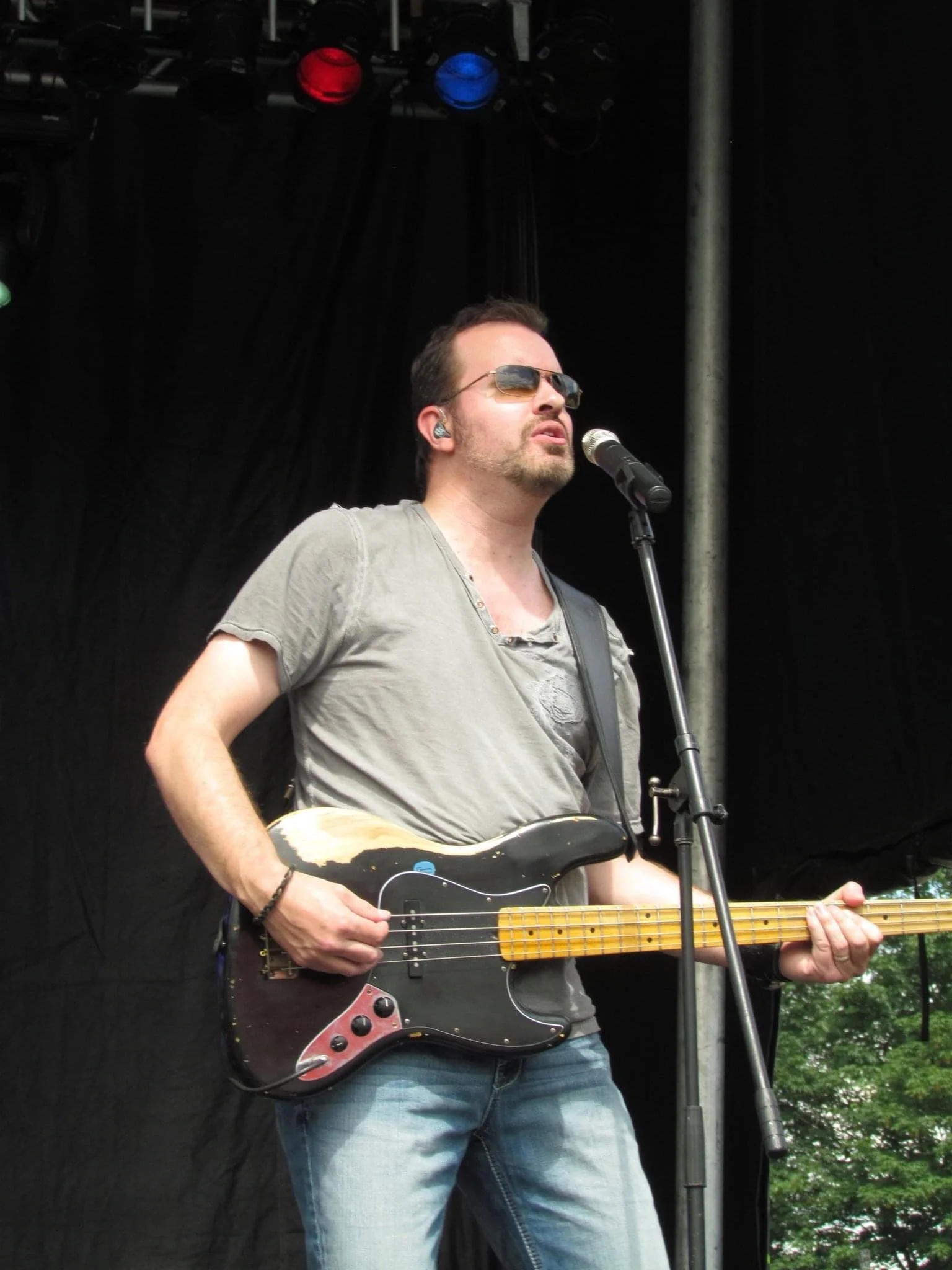 Ray Neyens country show
